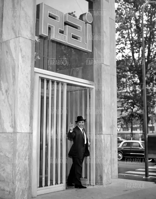 Mario Del Monaco registra il suo Del Monaco Show, Milano, 1962 - Farabola Immagine digitale