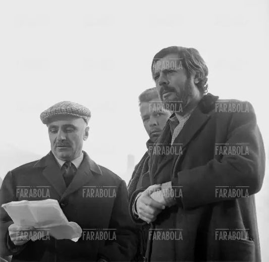 Mario Monicelli e Marcello Mastroianni sul set del film I Compagni, 1963 - Farabola Immagine digitale
