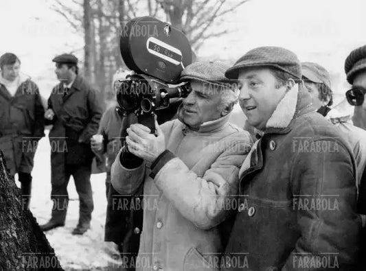 Mario Monicelli sul set del film To' è morta la nonna!, 1969 - Farabola Immagine digitale