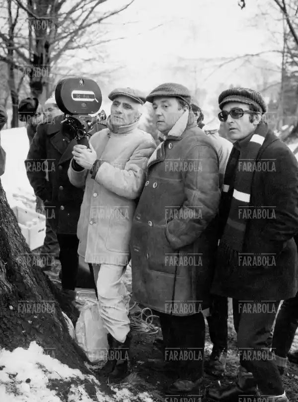 Mario Monicelli sul set del film To' è morta la nonna!, 1969 - Farabola Immagine digitale