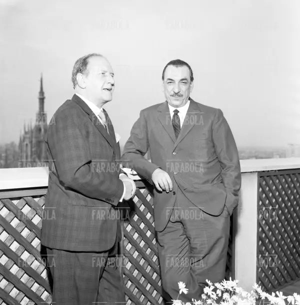 Mario Tobino e Alberto Mondadori, Milano, 1962 - Farabola Immagine digitale