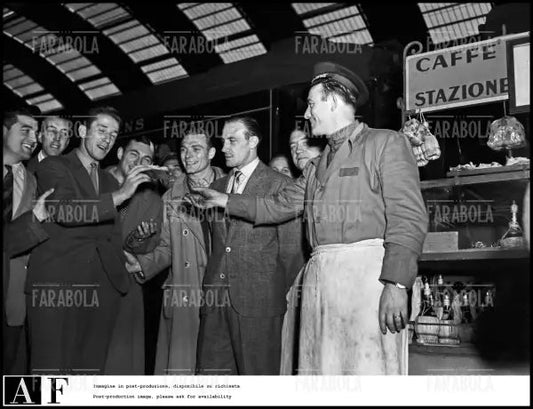 Maroso e Ballarin in stazione, 1948 - Farabola Immagine digitale