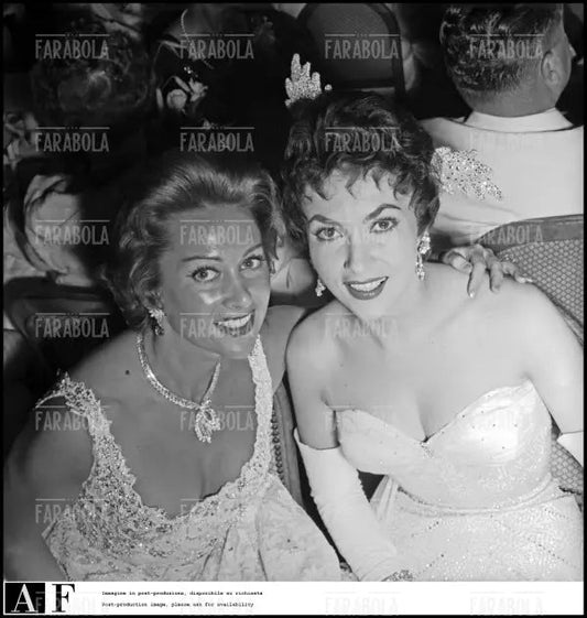 Martine Carol e Gina Lollobrigida, Monte Carlo, 1955 - Farabola Immagine digitale