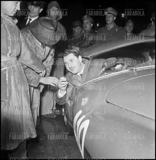Marzotto e Crosara su Ferrari 212, Mille Miglia, 1951 - Farabola Immagine digitale