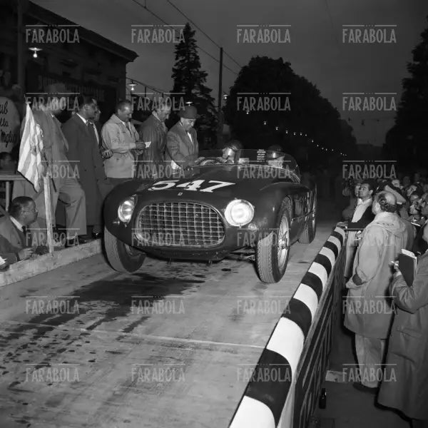 Marzotto e Crosara su Ferrari 340 MM, Mille Miglia, 1953 - Farabola Immagine digitale
