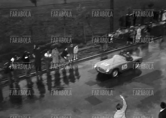 Marzotto e Marini su Ferrari 225S, Mille Miglia, 1952 - Farabola Immagine digitale