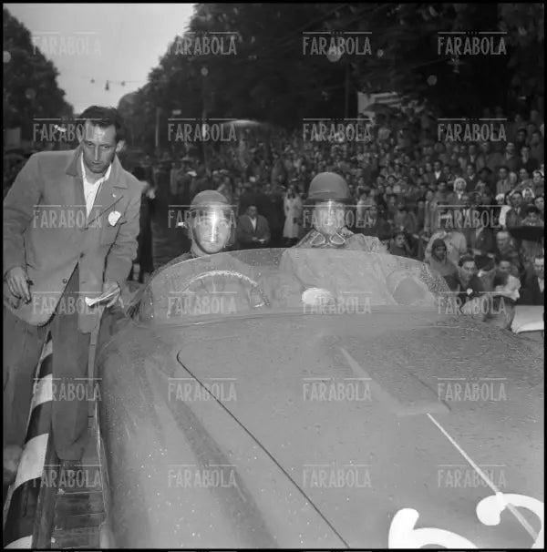 Marzotto su Ferrari 225 S, Mille Miglia, 1952 - Farabola Immagine digitale