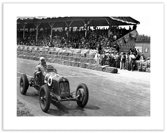 Maserati sul circuito della Superba, Genova 1937 - Farabola Fotografia