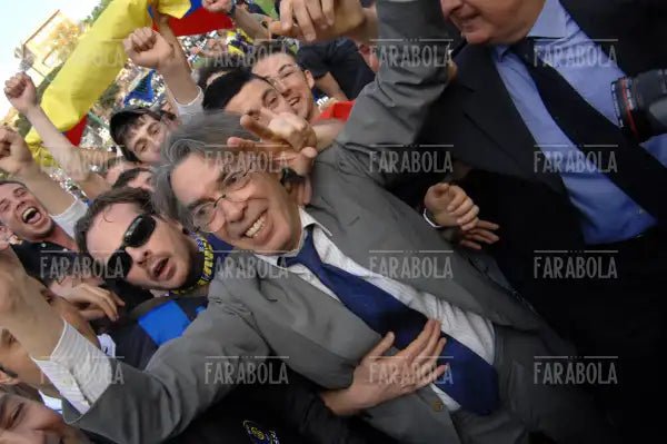 Massimo Moratti festeggia lo scudetto, Siena, 2010 - Farabola Immagine digitale