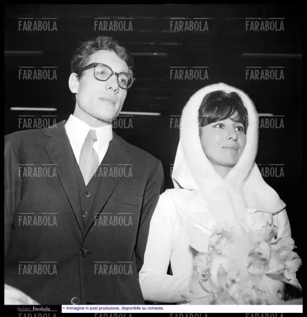 Matrimonio di Enzo Jannacci e Giuliana Orefice, Milano, 1967 - Farabola Immagine digitale