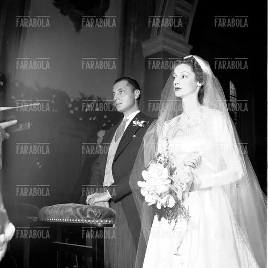 Matrimonio tra Gianni Agnelli Marella Caracciolo, 1953 - Farabola Immagine digitale