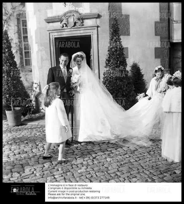 Matrimonio tra Gianni Agnelli Marella Caracciolo, 1953 - Farabola Immagine digitale