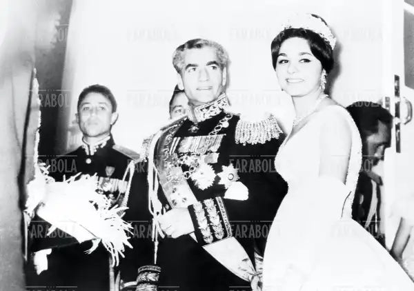 Matrimonio tra lo Scià di Persia Mohammad Reza Pahlavi e Farah Diba, Teheran, 1959 - Farabola Immagine digitale