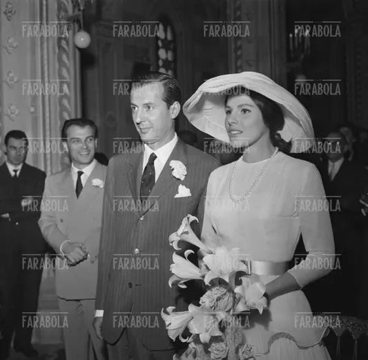 Matrimonio tra Lucio Ardenzi e Ornella Vanoni, Milano, 1960 - Farabola Immagine digitale
