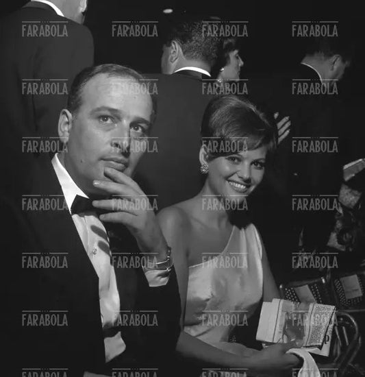 Mauro Bolognini e Claudia Cardinale, Festival del Cinema di Taormina, 1961 - Farabola Immagine digitale
