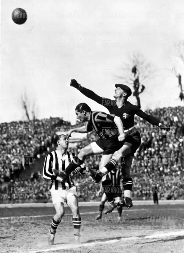 Meazza, Juventus vs Inter, 1934 - Farabola Immagine digitale