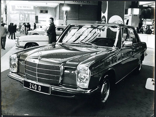 Mercedes 240 D Salone Auto Parigi 1973 Ft 36523 - Stampa 24x18 cm - Farabola Stampa ai sali d'argento