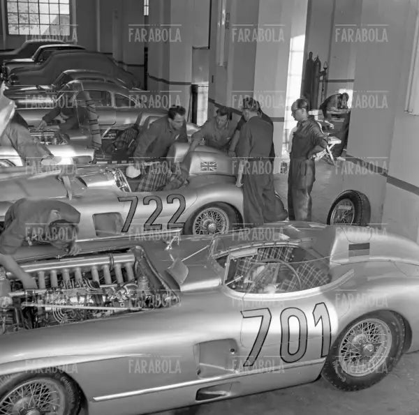 Mercedes durante i preparativi, Milla Miglia, 1955 - Farabola Immagine digitale