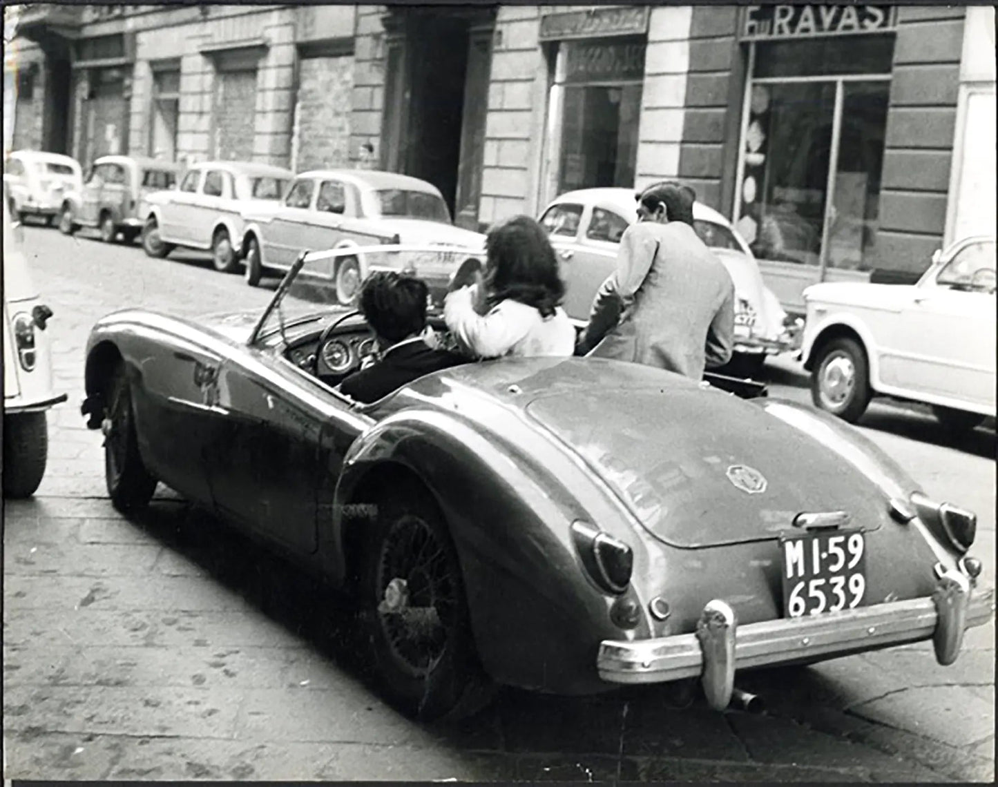 MGA cabriolet Milano anni 60 Ft 37812 - Stampa 21x27 cm - Farabola Stampa ai sali d'argento