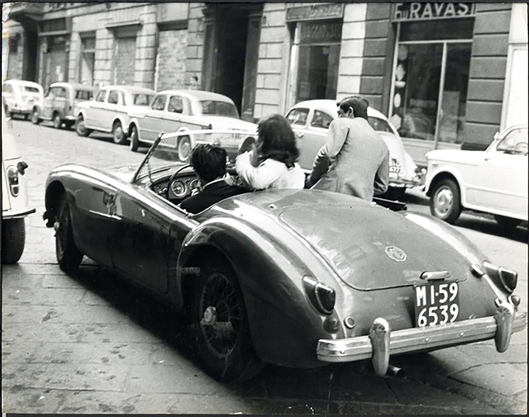 MGA cabriolet Milano anni 60 Ft 37812 - Stampa 21x27 cm - Farabola Stampa ai sali d'argento