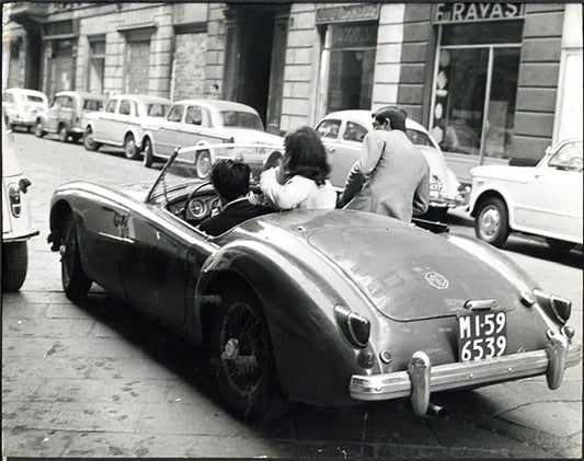 MGA cabriolet Milano anni 60 Ft 37812 - Stampa 21x27 cm - Farabola Stampa ai sali d'argento