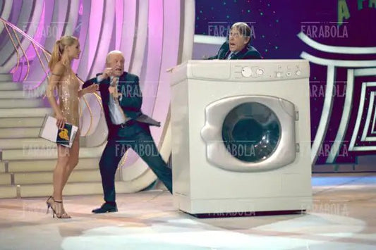 Michelle Hunziker, Giovanni Trapattoni e Teo Tecoli, Scherzi a parte, 2002 - Farabola Immagine digitale