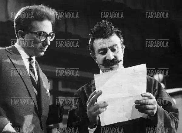 Mike Bongiorno e Mario Buronzi, Lascia o Raddoppia, 1956 - Farabola Immagine digitale