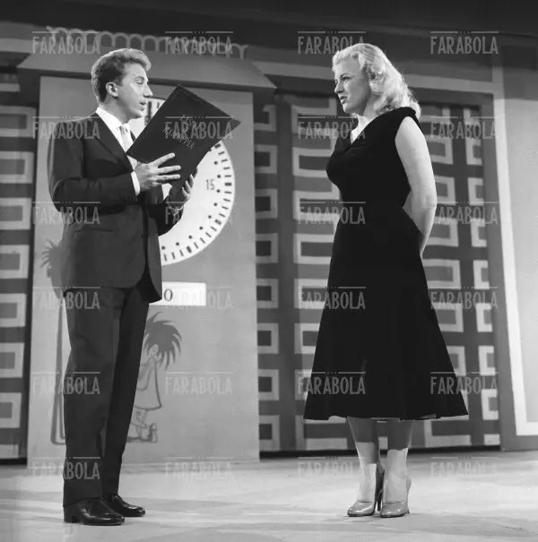 Mike Bongiorno, Lascia o Raddoppia, 1956 - Farabola Immagine digitale