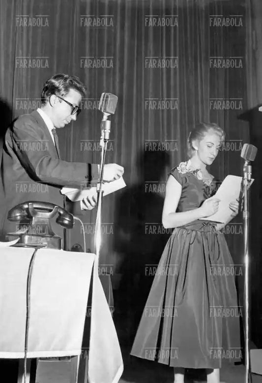 Mike Bongiorno, Quiz Radio Tutti per Uno, 1956 - Farabola Immagine digitale