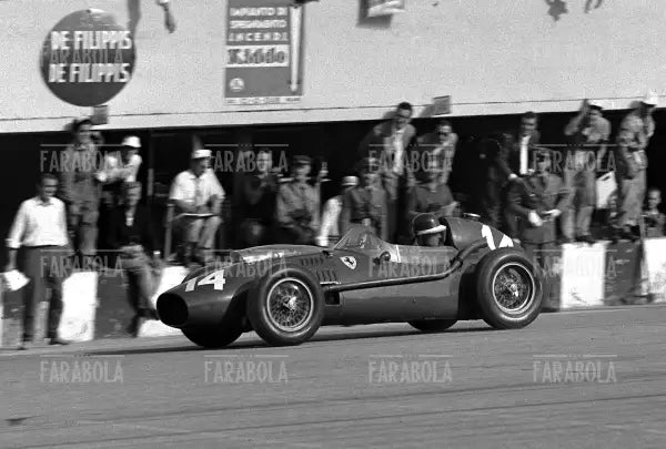 Mike Hawthorn su Ferrari, Gp di Monza, 1958 - Farabola Immagine digitale