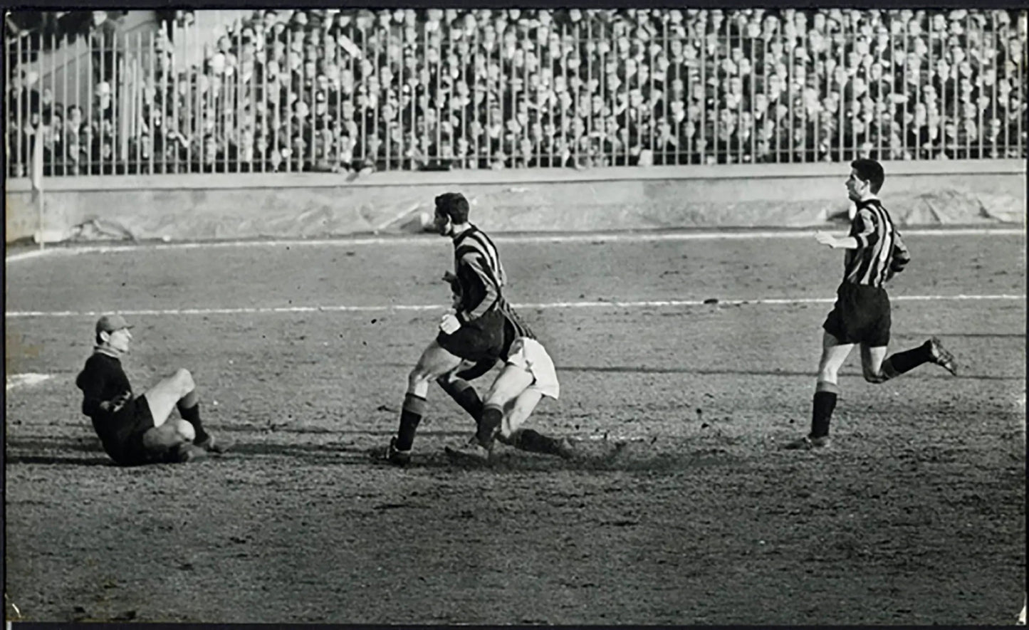 Milan vs Inter 1962 Rivera e Buffon Ft 5438 - Stampa 27x17 cm - Farabola Stampa ai sali d'argento