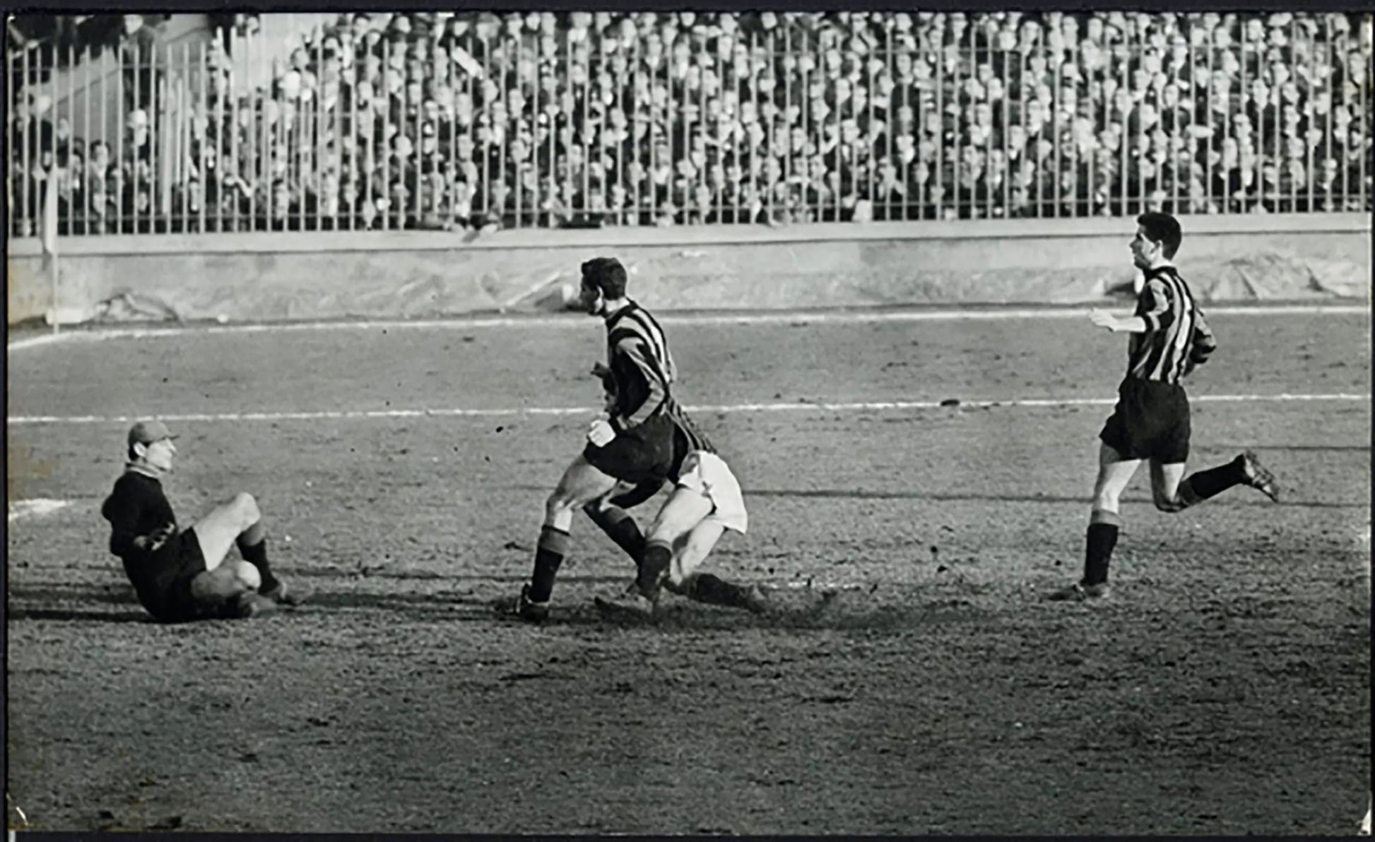 Milan vs Inter 1962 Rivera e Buffon Ft 5438 - Stampa 27x17 cm - Farabola Stampa ai sali d'argento