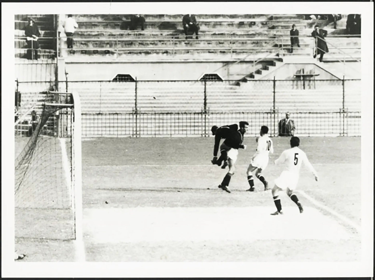 Milan vs Padova 1957 Ft 5495 - Stampa 24x18 cm - Farabola Stampa ai sali d'argento (anni 90)