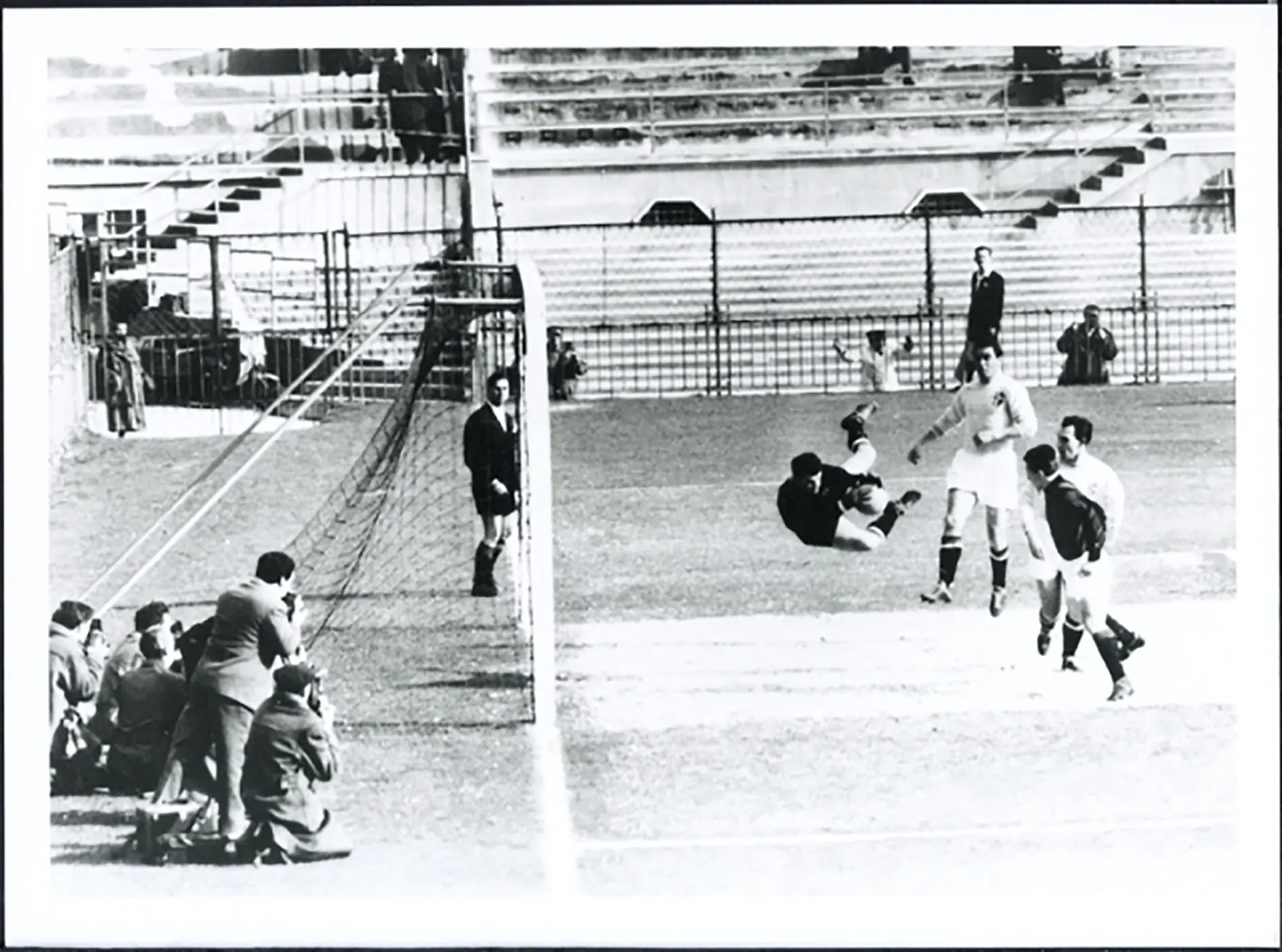 Milan vs Parma 1957 Ft 5408 - Stampa 24x18 cm - Farabola Stampa ai sali d'argento (anni 90)