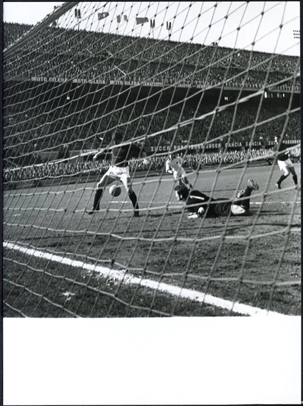 Milan vs Torino Serie A 1961 - 1962 Ft 5411 - Stampa 24x18 cm - Farabola Stampa ai sali d'argento (anni 90)