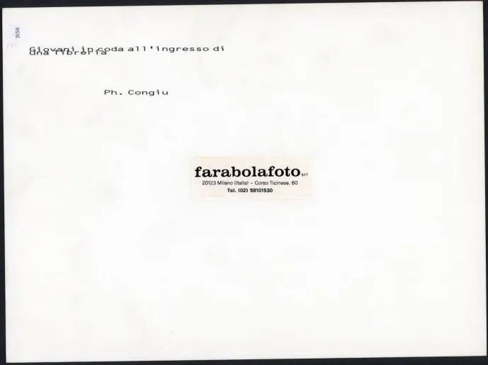 Milano Coda in libreria anni 90 Ft 3156 - Stampa 24x18 cm - Farabola Stampa ai sali d'argento