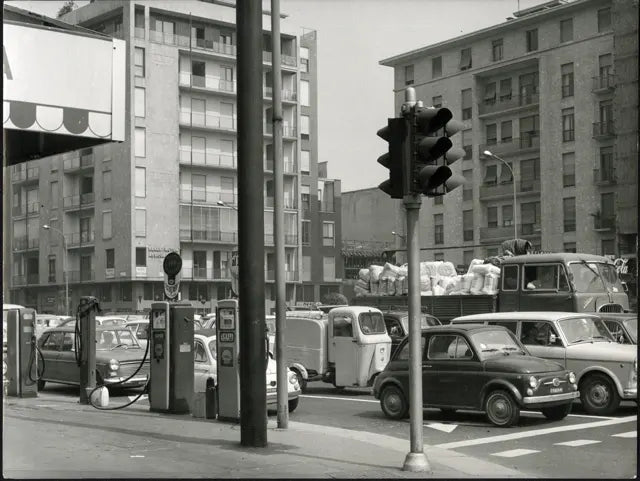 Milano Piazza Centore anni 60 Ft 3440 - Stampa 21x27 cm - Farabola Stampa ai sali d'argento