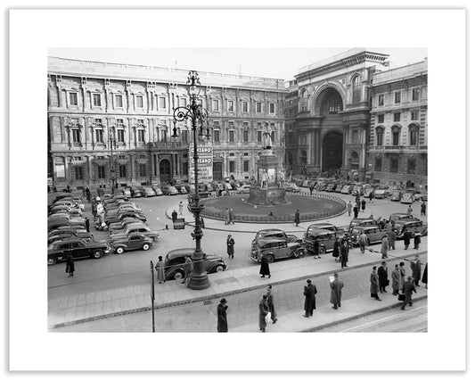 Milano, Piazza della Scala, 1960 - Farabola Fotografia