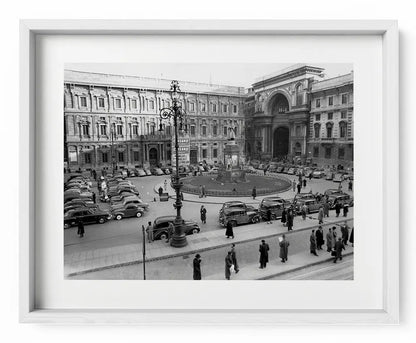 Milano, Piazza della Scala, 1960 - Farabola Fotografia