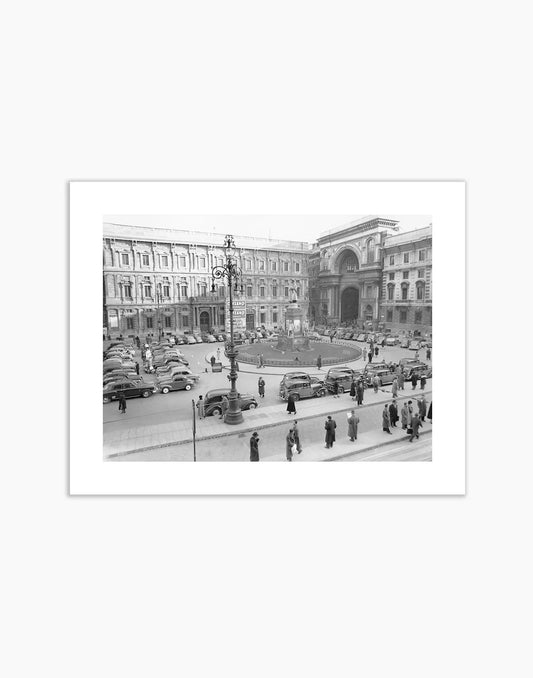 Milano, Piazza della Scala, 1960 - Farabola Fotografia