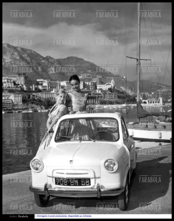 Modelle con ACMA Vespa 400, Monte Carlo, 1957 - Farabola Immagine digitale