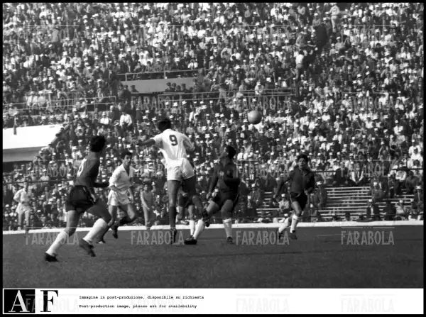 Mondiali di calcio in Cile, Cile vs Jugoslavia, 1962 - Farabola Immagine digitale