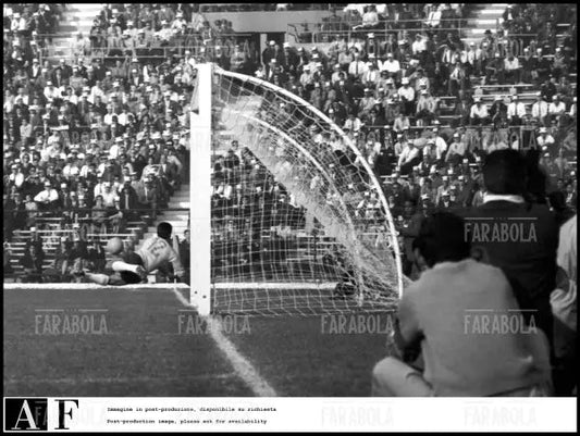 Mondiali di calcio in Cile, Cile vs Jugoslavia, 1962 - Farabola Immagine digitale