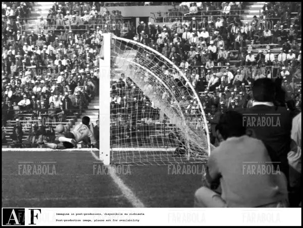 Mondiali di calcio in Cile, Cile vs Jugoslavia, 1962 - Farabola Immagine digitale