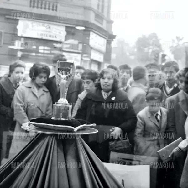 Mondiali di calcio in Cile, la Coppa Rimet, 1962 - Farabola Immagine digitale
