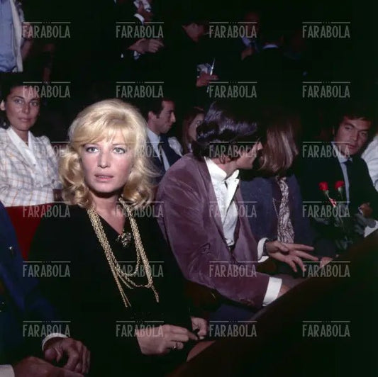 Monica Vitti all'anteprima del film La ragazza con la pistola, Milano, 1968 - Farabola Immagine digitale
