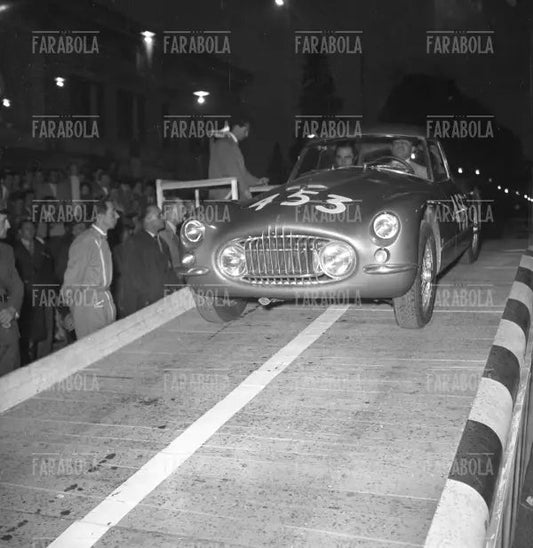 Montanari su Fiat 8V, Mille Miglia, 1952 - Farabola Immagine digitale