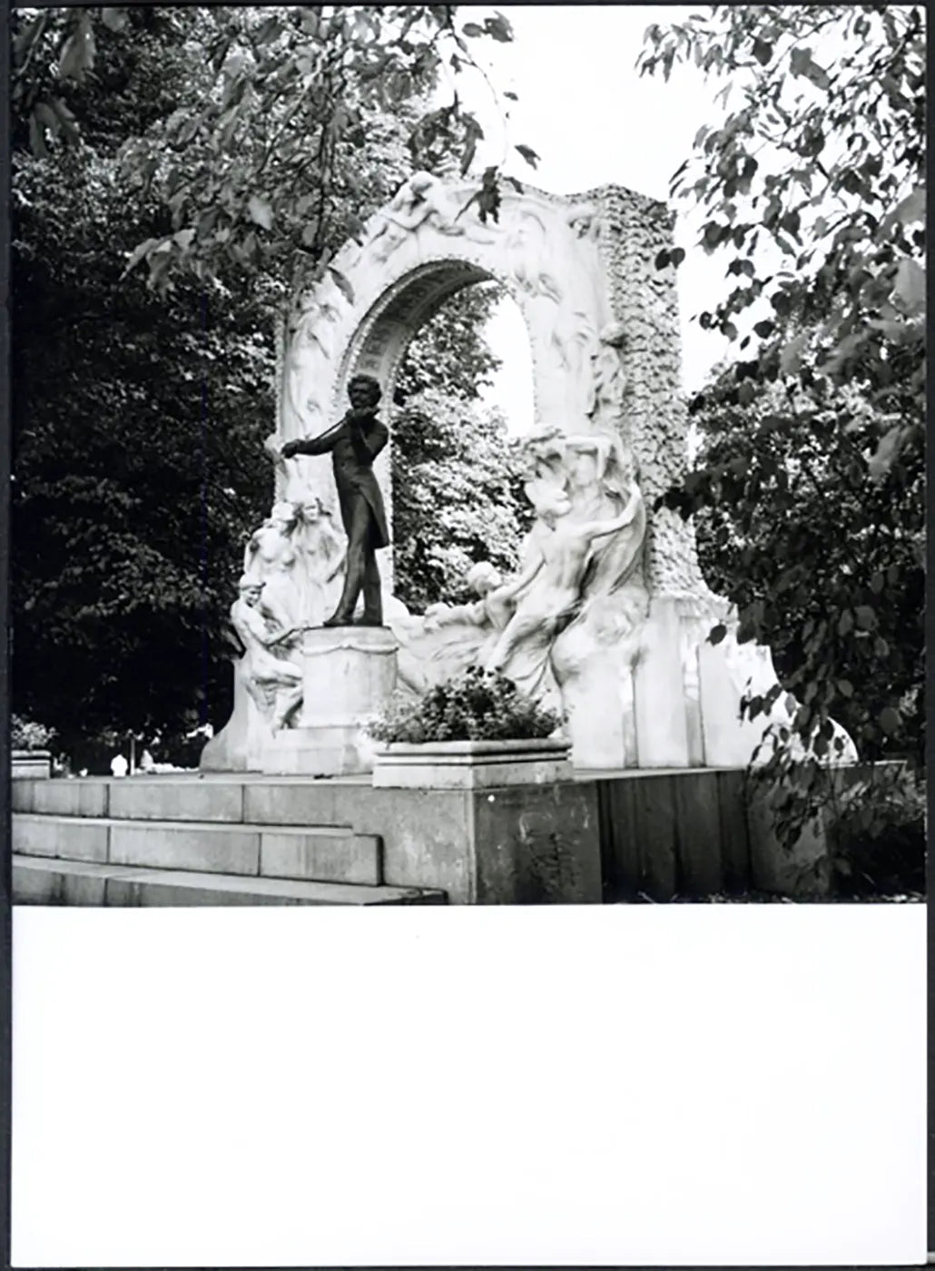 Monumento a Strauss a Vienna anni 60 Ft 5075 - Stampa 13x18 cm - Farabola Stampa ai sali d'argento