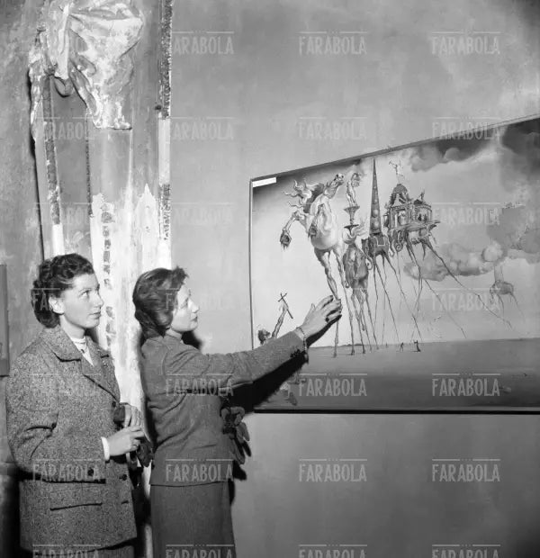 Mostra di Salvador Dalì a Milano, 1954 - Farabola Immagine digitale