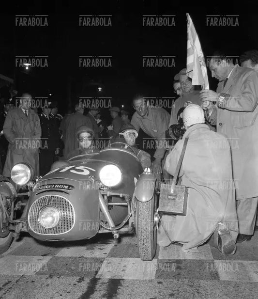 Musso e Bruni su Fiat Giannini, Mille Miglia, 1951 - Farabola Immagine digitale